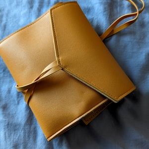 Glass Ladder & Co Katherine Tech rollup Organizer